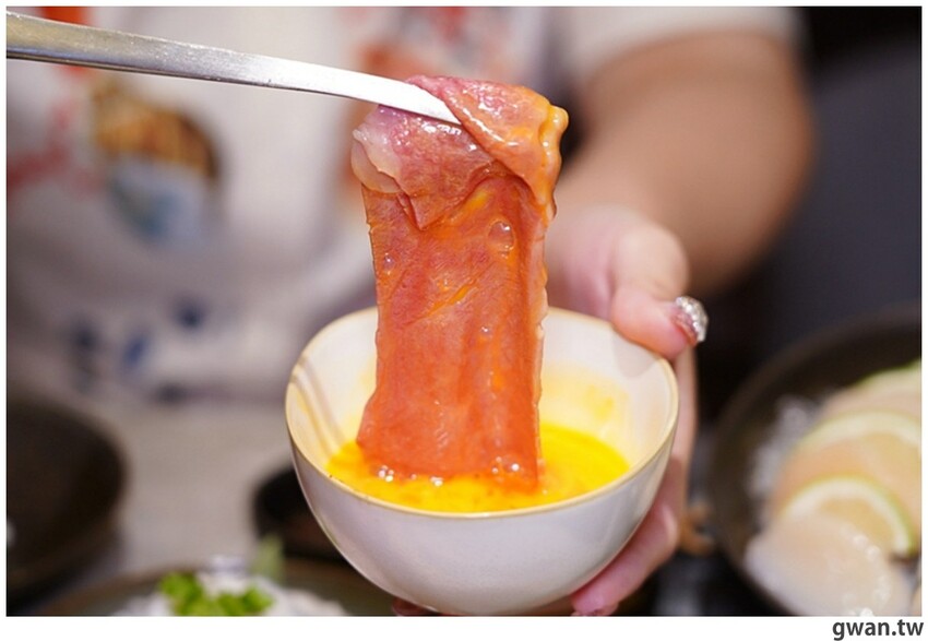 台中新開幕！甜點店不務正業跨足火鍋店，居然還有超好喝的手搖飲