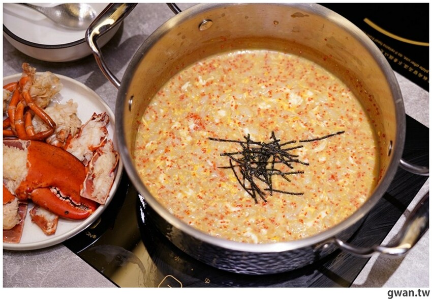 台中新開幕！甜點店不務正業跨足火鍋店，居然還有超好喝的手搖飲