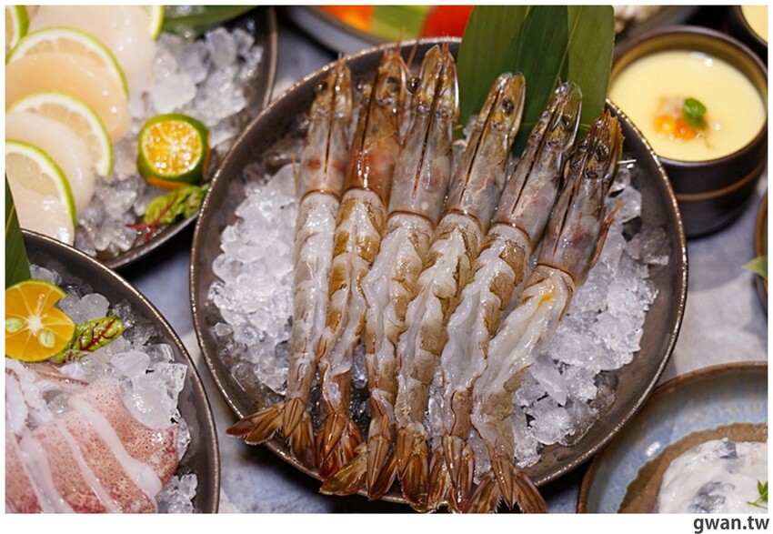 台中新開幕！甜點店不務正業跨足火鍋店，居然還有超好喝的手搖飲