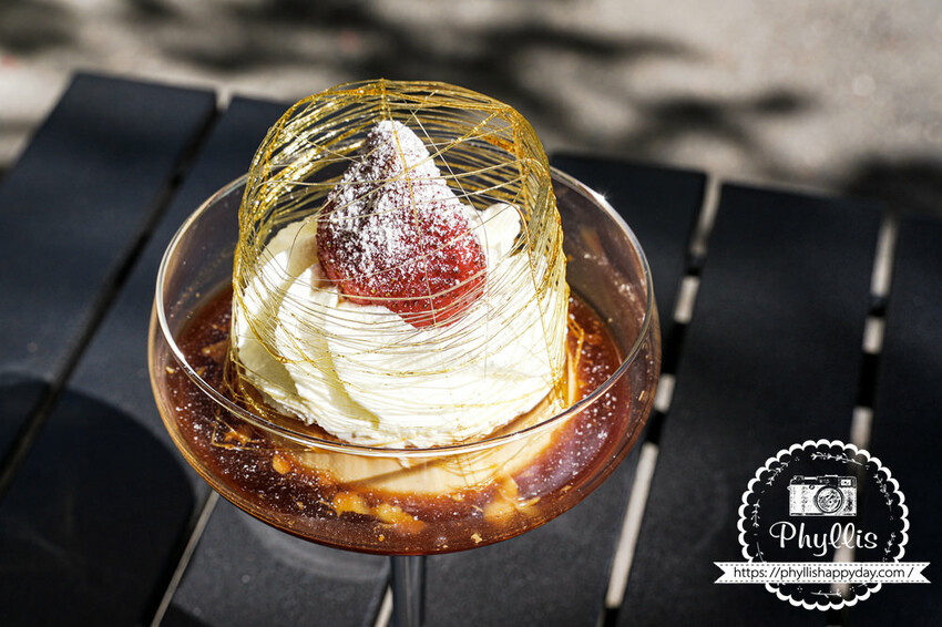 台南必朝聖『Ark Coffee Shop』手工布丁x焦糖籠子｜布丁界的秘密基地｜老闆現場表演製作｜好拍又好吃的放鬆時光｜台南咖啡廳 - 相片中的菲莉絲