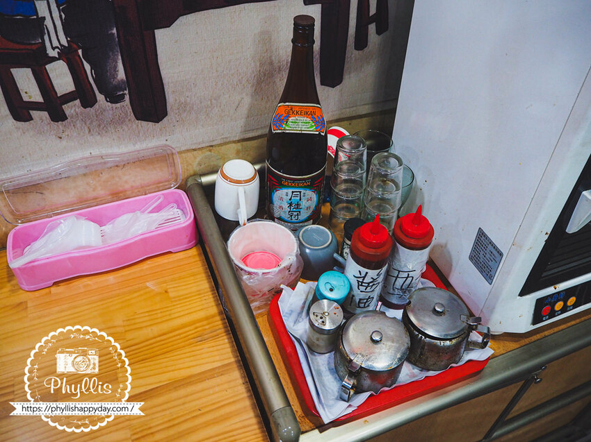 『重慶手工酸辣粉-桃鶯店 』｜來自重慶的老闆娘自製酸辣粉｜一口接一口的驚喜｜內用外帶兩相宜｜還有料理包等你帶回家｜桃園酸辣粉 - 相片中的菲莉絲