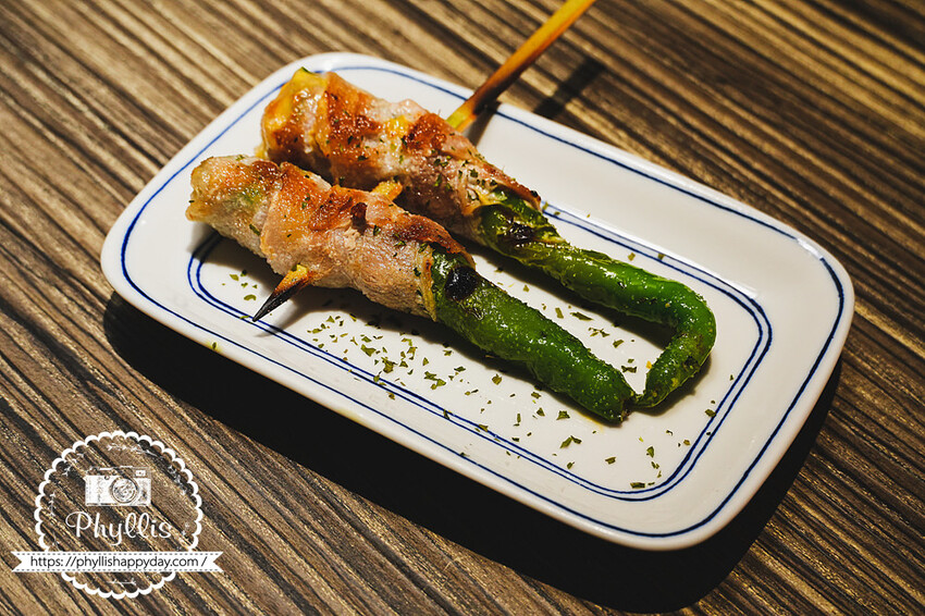 龍潭宵夜推薦『燒鳥串道-龍潭北龍店』｜超過45款串燒任你選｜茶泡飯、柴魚醬油拌飯吃到飽｜宵夜餐廳首選｜日式氛圍聚餐約會最佳選擇 - 相片中的菲莉絲