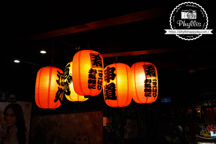 龍潭宵夜推薦『燒鳥串道-龍潭北龍店』｜超過45款串燒任你選｜茶泡飯、柴魚醬油拌飯吃到飽｜宵夜餐廳首選｜日式氛圍聚餐約會最佳選擇 - 相片中的菲莉絲