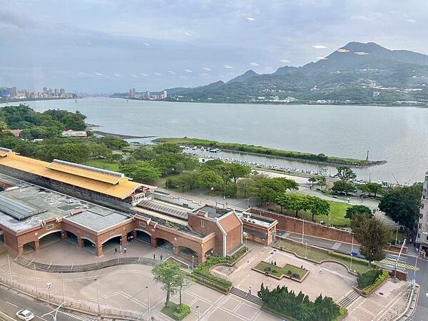 新北市淡水區[淡水美食] 全台最美的約會景觀餐廳「明水然．樂」(淡水中山店) 高CP值無菜單鐵板燒，只要1600起 日本A5和