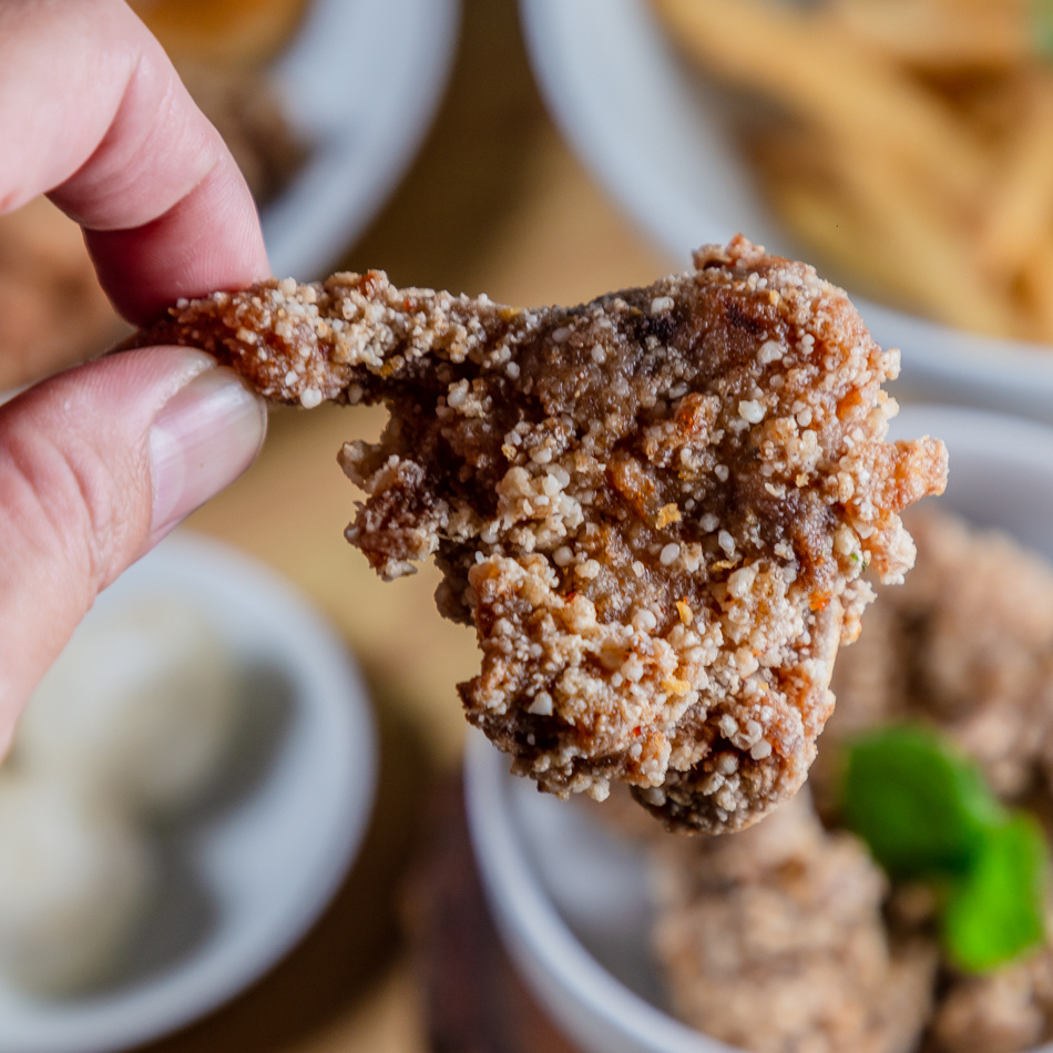 高雄楠梓在地人氣王騰之雞排,爆漿起司雞排 $100,經典台式風味