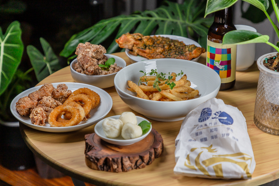 高雄楠梓在地人氣王騰之雞排,爆漿起司雞排 $100,經典台式風味