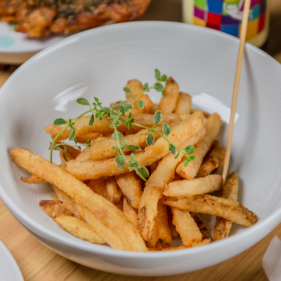 高雄楠梓在地人氣王騰之雞排,爆漿起司雞排 $100,經典台式風味