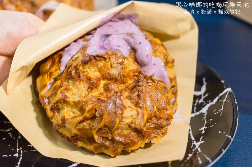 高雄苓雅︱菱果菱果泡芙　排隊也要吃！５０元！內餡輕盈飽滿到炸裂、外殼酥脆有層次的滿足系厚重脆皮大泡芙！