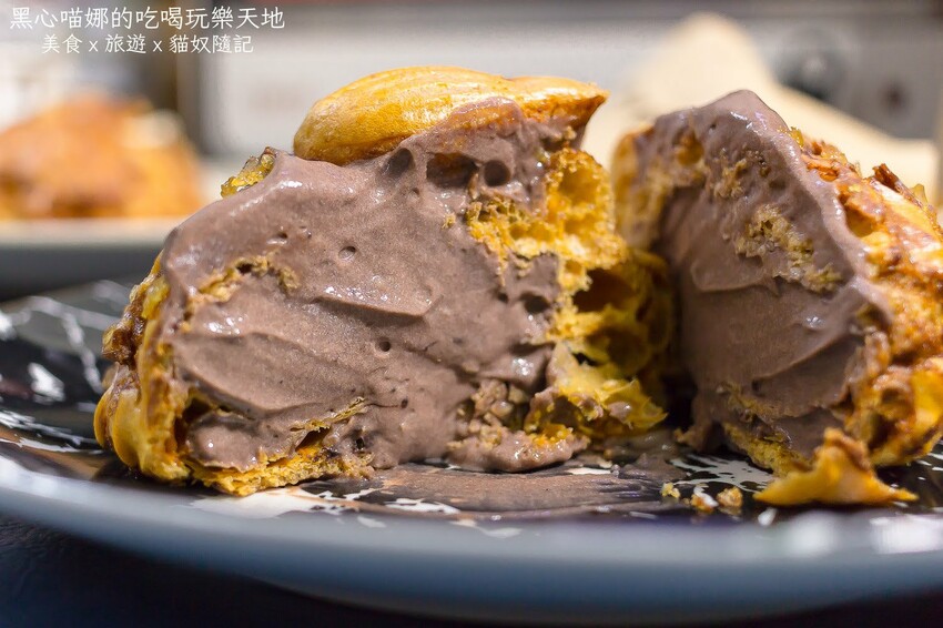 高雄苓雅︱菱果菱果泡芙　排隊也要吃！５０元！內餡輕盈飽滿到炸裂、外殼酥脆有層次的滿足系厚重脆皮大泡芙！