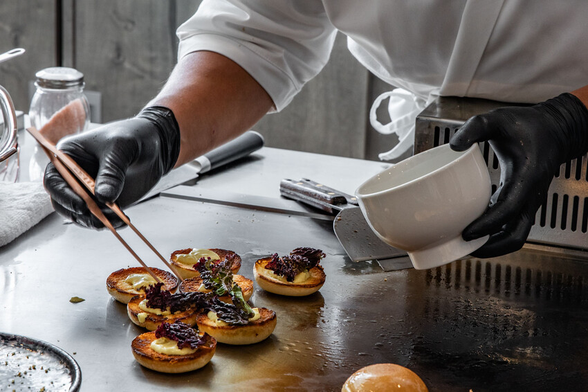 此生必嚐十大高CP值無菜單鐵板燒！不預約就吃不到，一位難求的無菜單鐵板燒插旗礁溪