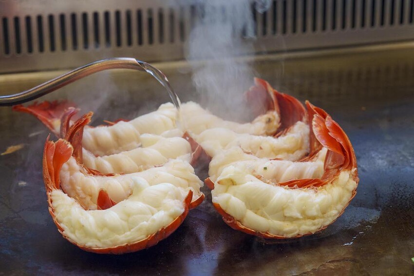 宜蘭最美無菜單鐵板燒|明水然.樂 宜蘭礁溪店,高CP值無菜單鐵板燒1600起活龍蝦 A5和牛 干貝 現流魚通通吃得到