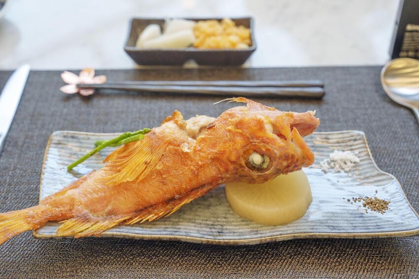 宜蘭最美無菜單鐵板燒|明水然.樂 宜蘭礁溪店,高CP值無菜單鐵板燒1600起活龍蝦 A5和牛 干貝 現流魚通通吃得到