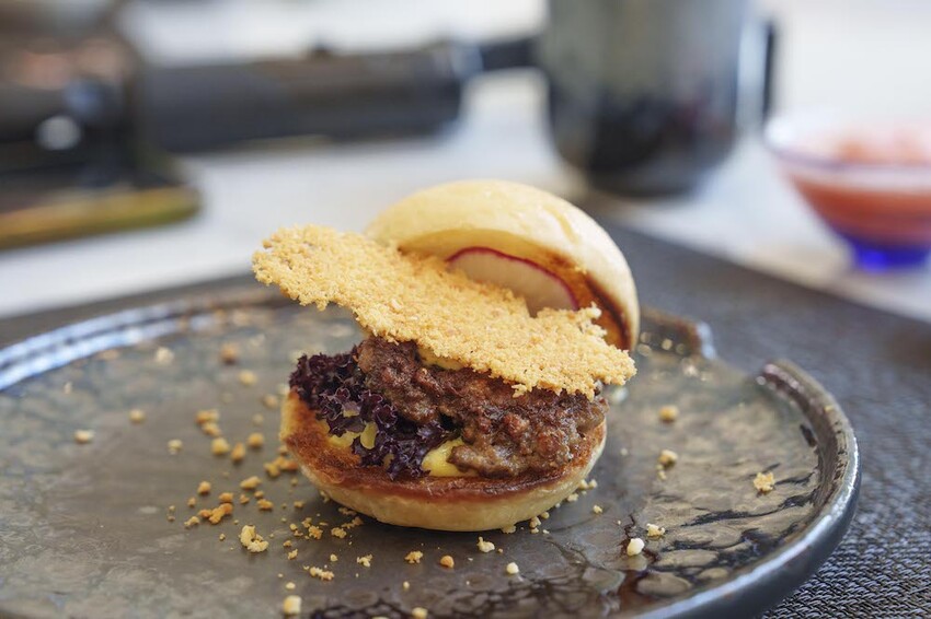 宜蘭最美無菜單鐵板燒|明水然.樂 宜蘭礁溪店,高CP值無菜單鐵板燒1600起活龍蝦 A5和牛 干貝 現流魚通通吃得到