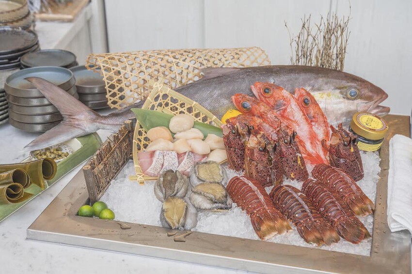 宜蘭最美無菜單鐵板燒|明水然.樂 宜蘭礁溪店,高CP值無菜單鐵板燒1600起活龍蝦 A5和牛 干貝 現流魚通通吃得到