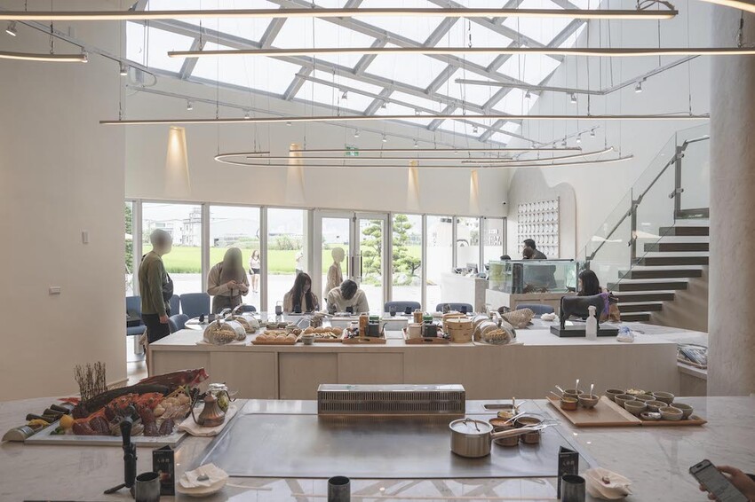 宜蘭最美無菜單鐵板燒|明水然.樂 宜蘭礁溪店,高CP值無菜單鐵板燒1600起活龍蝦 A5和牛 干貝 現流魚通通吃得到