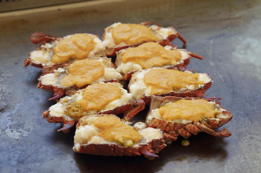 宜蘭最美無菜單鐵板燒|明水然.樂 宜蘭礁溪店,高CP值無菜單鐵板燒1600起活龍蝦 A5和牛 干貝 現流魚通通吃得到