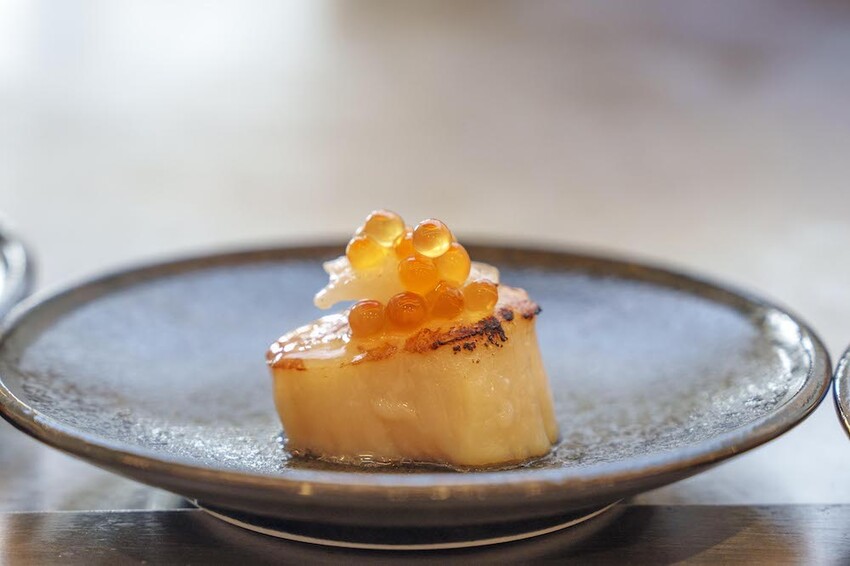 宜蘭最美無菜單鐵板燒|明水然.樂 宜蘭礁溪店,高CP值無菜單鐵板燒1600起活龍蝦 A5和牛 干貝 現流魚通通吃得到