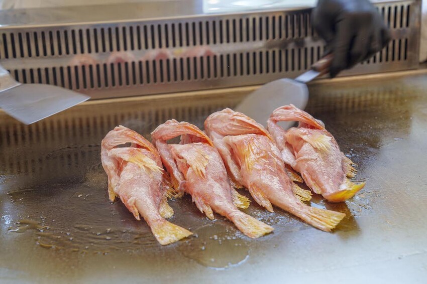 宜蘭最美無菜單鐵板燒|明水然.樂 宜蘭礁溪店,高CP值無菜單鐵板燒1600起活龍蝦 A5和牛 干貝 現流魚通通吃得到