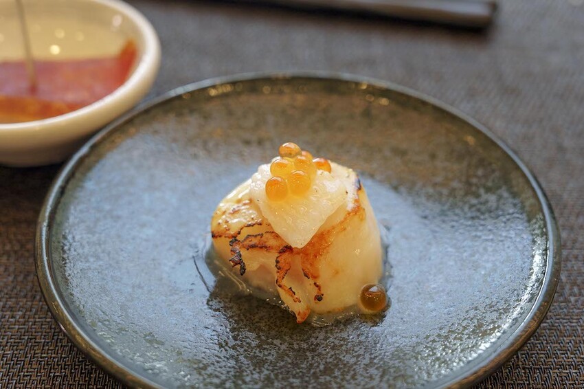 宜蘭最美無菜單鐵板燒|明水然.樂 宜蘭礁溪店,高CP值無菜單鐵板燒1600起活龍蝦 A5和牛 干貝 現流魚通通吃得到