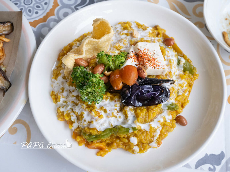 南投縣草屯鎮悦素人｜草屯蔬食｜  極簡風格 每一到料理都有著南洋香料氣息