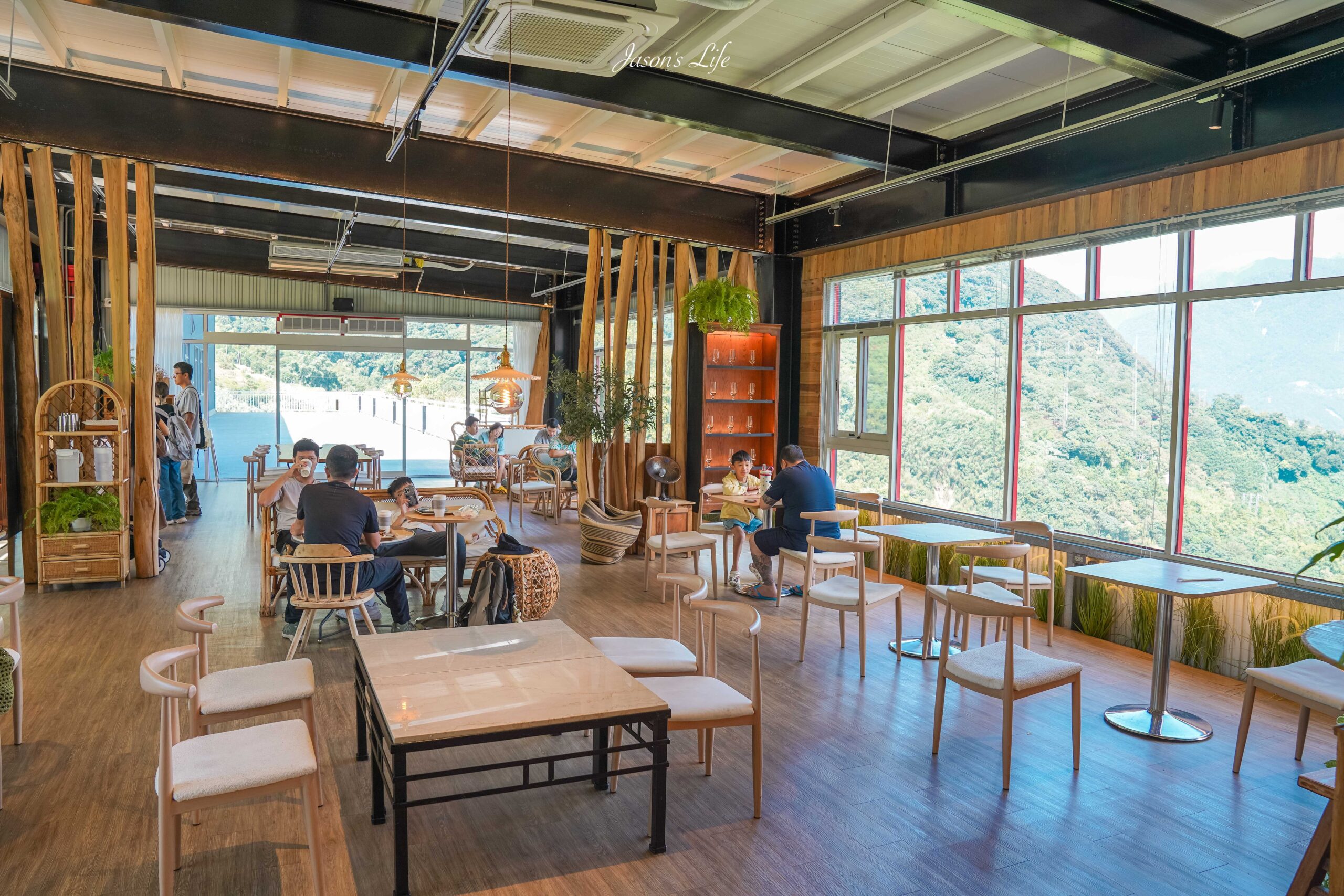 南投清境景觀咖啡廳！Mountain bica cafe不限時夢幻景觀，享壯闊山景下午茶。