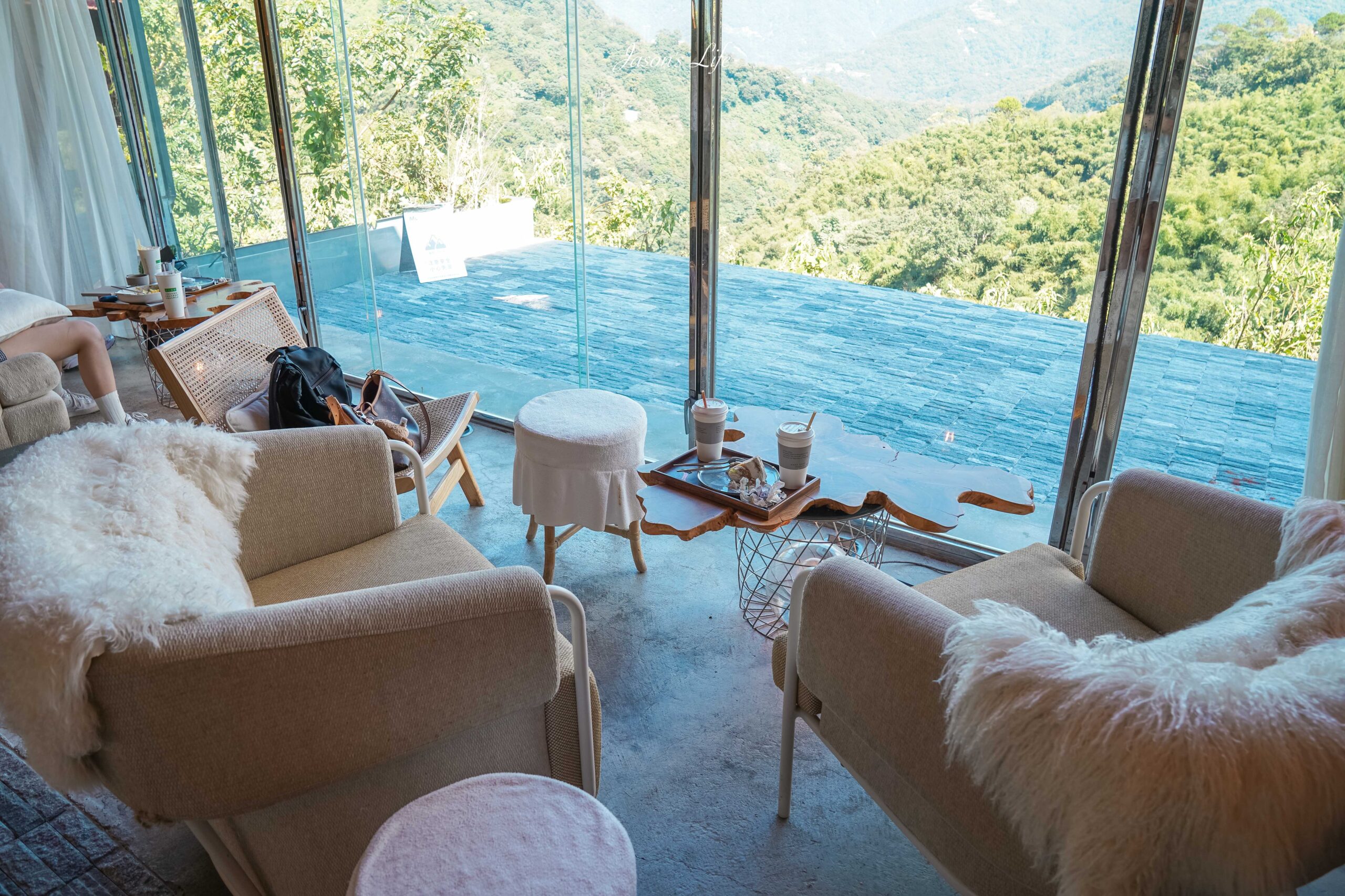 南投清境景觀咖啡廳！Mountain bica cafe不限時夢幻景觀，享壯闊山景下午茶。