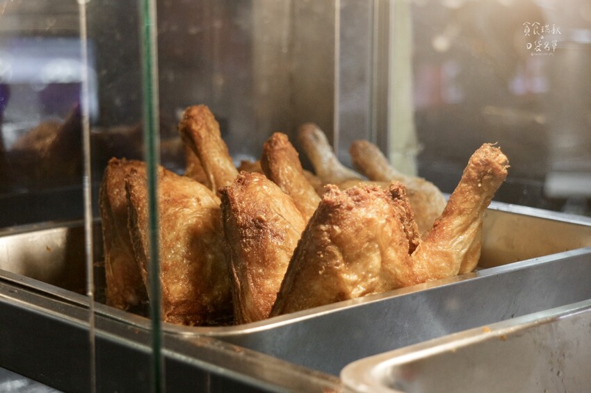 台中西區|向上市場在地傳承25年好味道!香酥溫體雞腿、排骨酥 台中西區|向上市場在地傳承25年好味道!香酥溫體雞腿、排骨酥