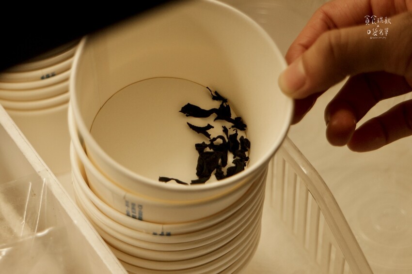 台中西區|向上市場在地傳承25年好味道!香酥溫體雞腿、排骨酥 台中西區|向上市場在地傳承25年好味道!香酥溫體雞腿、排骨酥