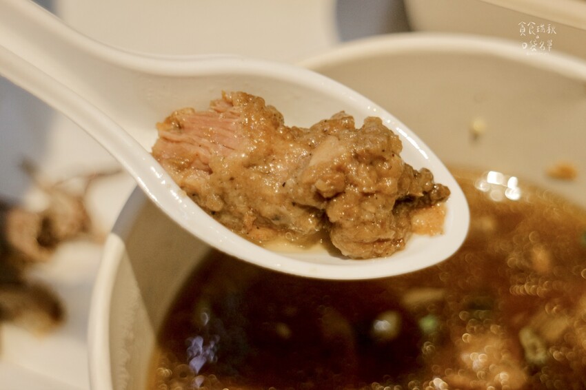 台中西區|向上市場在地傳承25年好味道!香酥溫體雞腿、排骨酥 台中西區|向上市場在地傳承25年好味道!香酥溫體雞腿、排骨酥