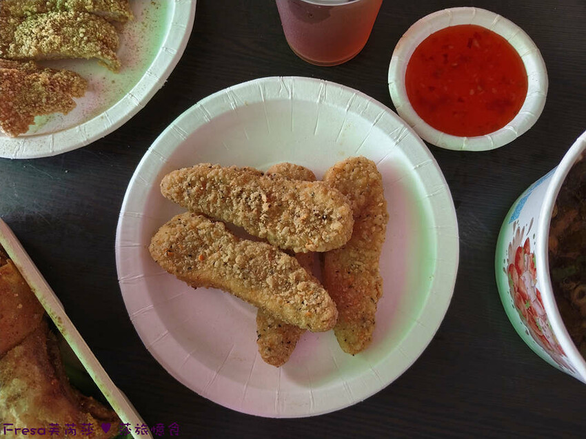 台中市西區台中便當【一力發】向上市場人氣老店「豐原排骨麵」新一代經營！雞腿便當超豐盛排隊美食.排骨酥湯好好喝│草