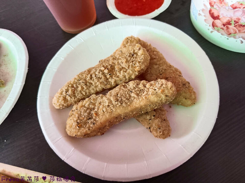 台中市西區台中便當【一力發】向上市場人氣老店「豐原排骨麵」新一代經營！雞腿便當超豐盛排隊美食.排骨酥湯好好喝│草