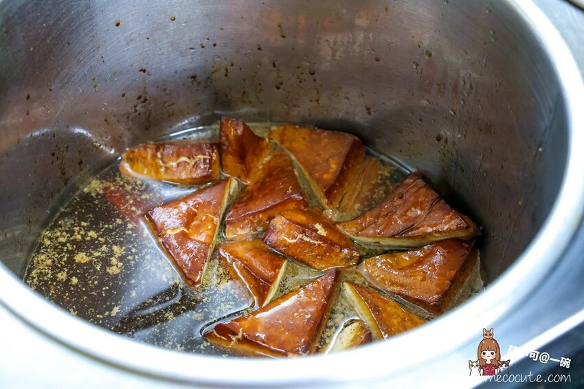 新北市五股區【新北五股美食】一碗控肉飯、大腸麵線、滷味、乾麵推薦！有外送