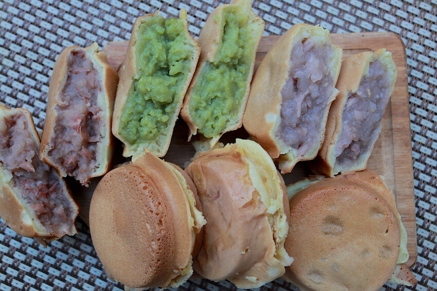 台南市南區吃。台南市｜南區。「一中街大輪紅豆餅」飄香超過20年老字號紅豆餅店，會爆漿的內餡CP值堆高高「一中街大輪