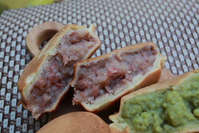 台南市南區吃。台南市｜南區。「一中街大輪紅豆餅」飄香超過20年老字號紅豆餅店，會爆漿的內餡CP值堆高高「一中街大輪