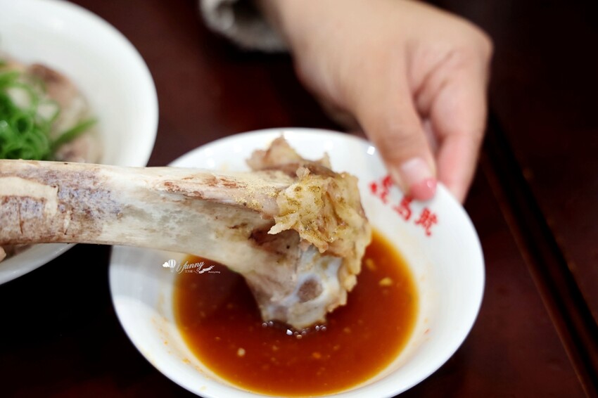 新北市三峽區三峽排隊人氣美食 | 焱馬號新店名 喙蘴號三峽老虎麵 必點限量頂級肉