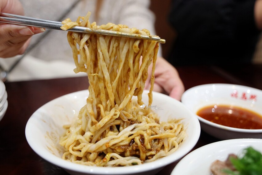 新北市三峽區三峽排隊人氣美食 | 焱馬號新店名 喙蘴號三峽老虎麵 必點限量頂級肉