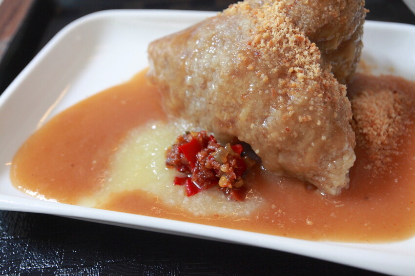 高雄市苓雅區吃。高雄美食|苓雅區。「成粿商行」幾位年輕人研發創立這間專賣傳統古早味美食,有賣碗粿、肉粽、排骨蔬菜