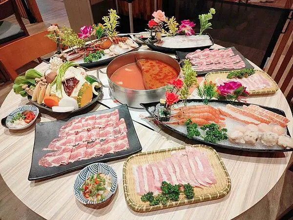 🍴〔餐廳×嘉義〕橘子火鍋 | 南部最強麻辣火鍋，高CP值超人