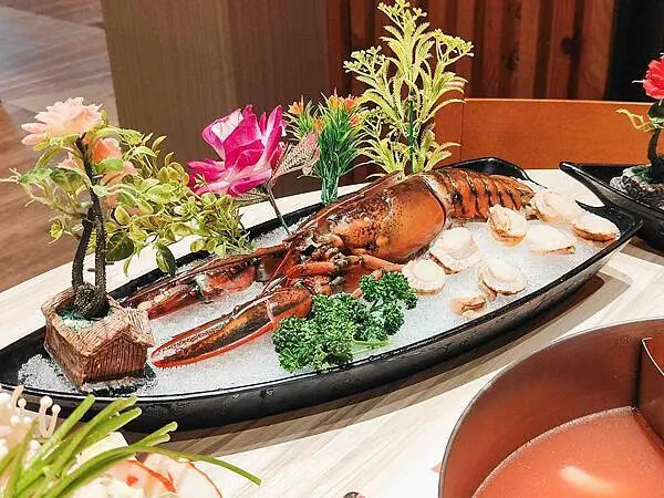 🍴〔餐廳×嘉義〕橘子火鍋 | 南部最強麻辣火鍋，高CP值超人