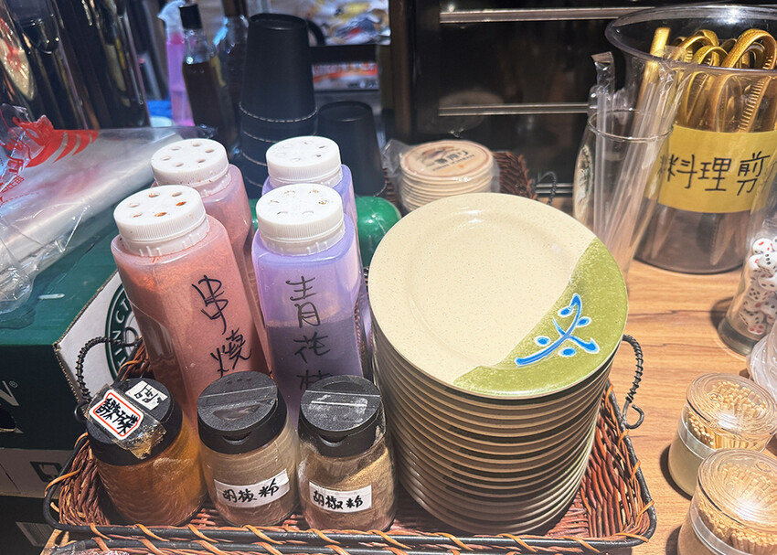 【士林夜市美食】士林串燒-士林店,銅板價格,新鮮食材 ,蔬菜 【士林夜市美食】士林串燒-士林店,銅板價格,新鮮食材 ,蔬菜