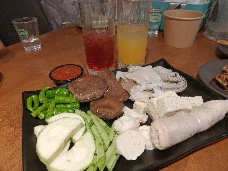 台北捷運劍潭站串烤美食推薦士林串燒熱呼呼的平價火鍋/