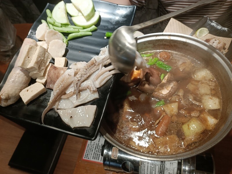 台北捷運劍潭站串烤美食推薦士林串燒熱呼呼的平價火鍋/