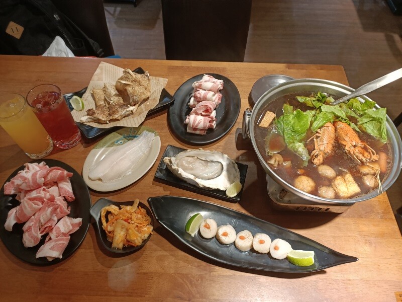 台北捷運劍潭站串烤美食推薦士林串燒熱呼呼的平價火鍋/