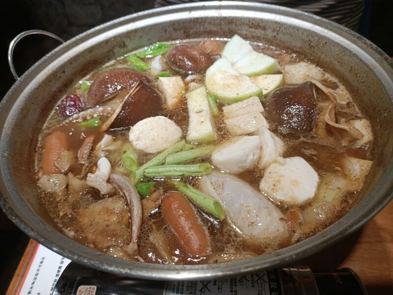 台北捷運劍潭站串烤美食推薦士林串燒熱呼呼的平價火鍋/