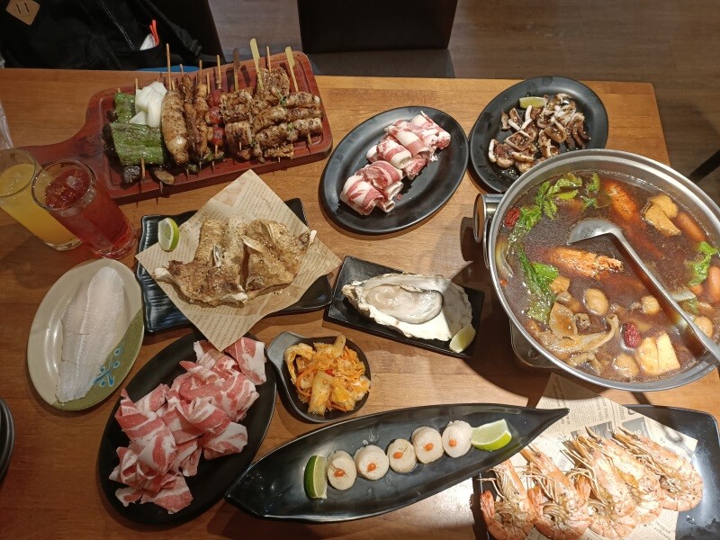 台北捷運劍潭站串烤美食推薦士林串燒熱呼呼的平價火鍋/