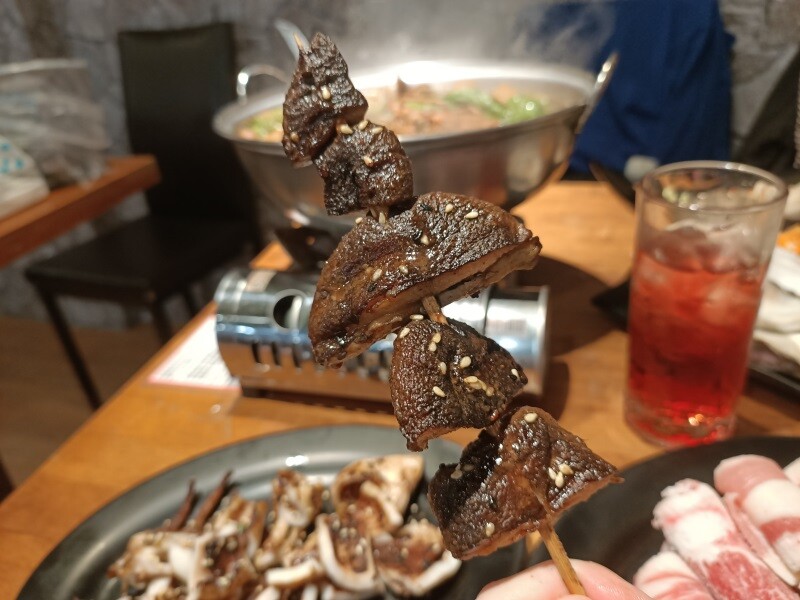 台北捷運劍潭站串烤美食推薦士林串燒熱呼呼的平價火鍋/
