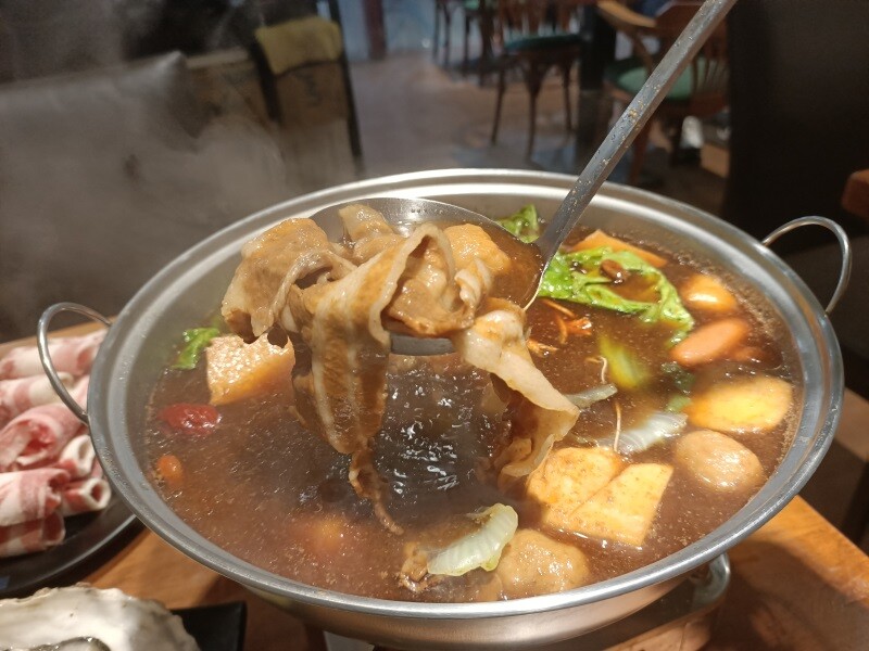 台北捷運劍潭站串烤美食推薦士林串燒熱呼呼的平價火鍋/