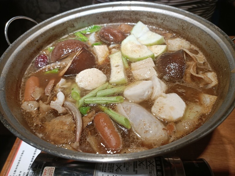 台北捷運劍潭站串烤美食推薦士林串燒熱呼呼的平價火鍋/