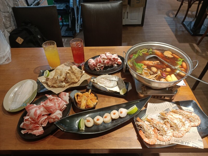 台北捷運劍潭站串烤美食推薦士林串燒熱呼呼的平價火鍋/