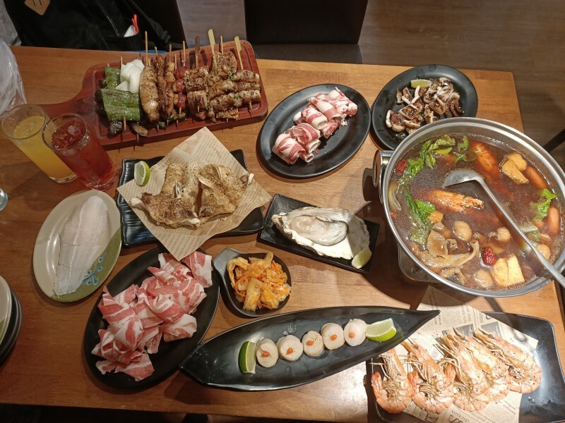 台北捷運劍潭站串烤美食推薦士林串燒熱呼呼的平價火鍋/